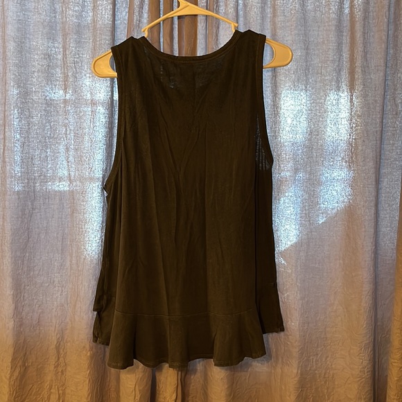 AE Hi-Lo Ruffled Tank - Picture 2 of 2